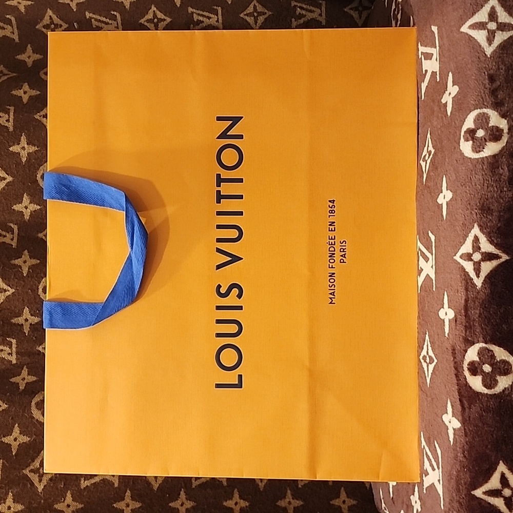 💯 Authentic Large Louis Vuitton Shopping Bag 🛍️